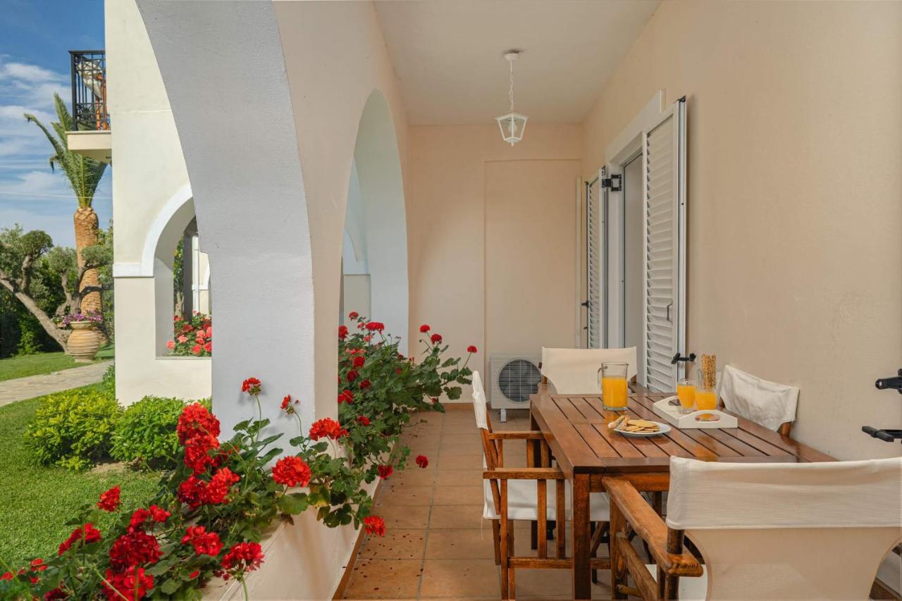 Phoenix Apartment *